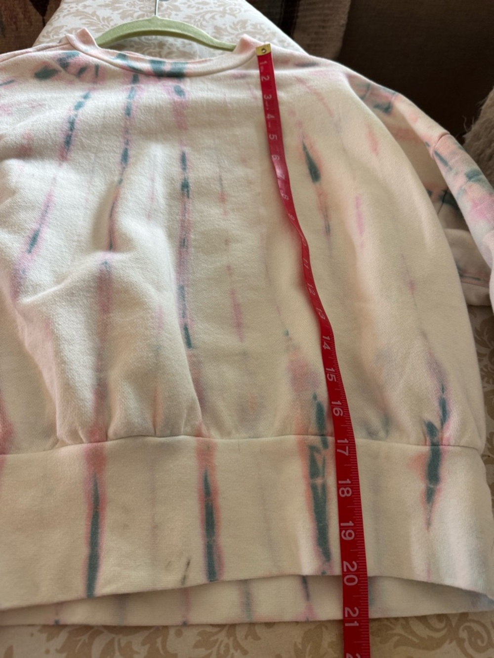Old Navy Tie Dye Semi Crop Sweatshirt Adorable! - Picture 3 of 6